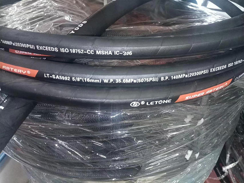 工程机械钢丝螺旋胶管 6层高压油管